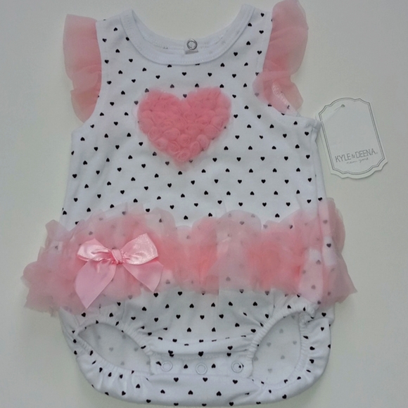 Kyle&Deena ruffled rose heart onezie - Picture 1 of 7
